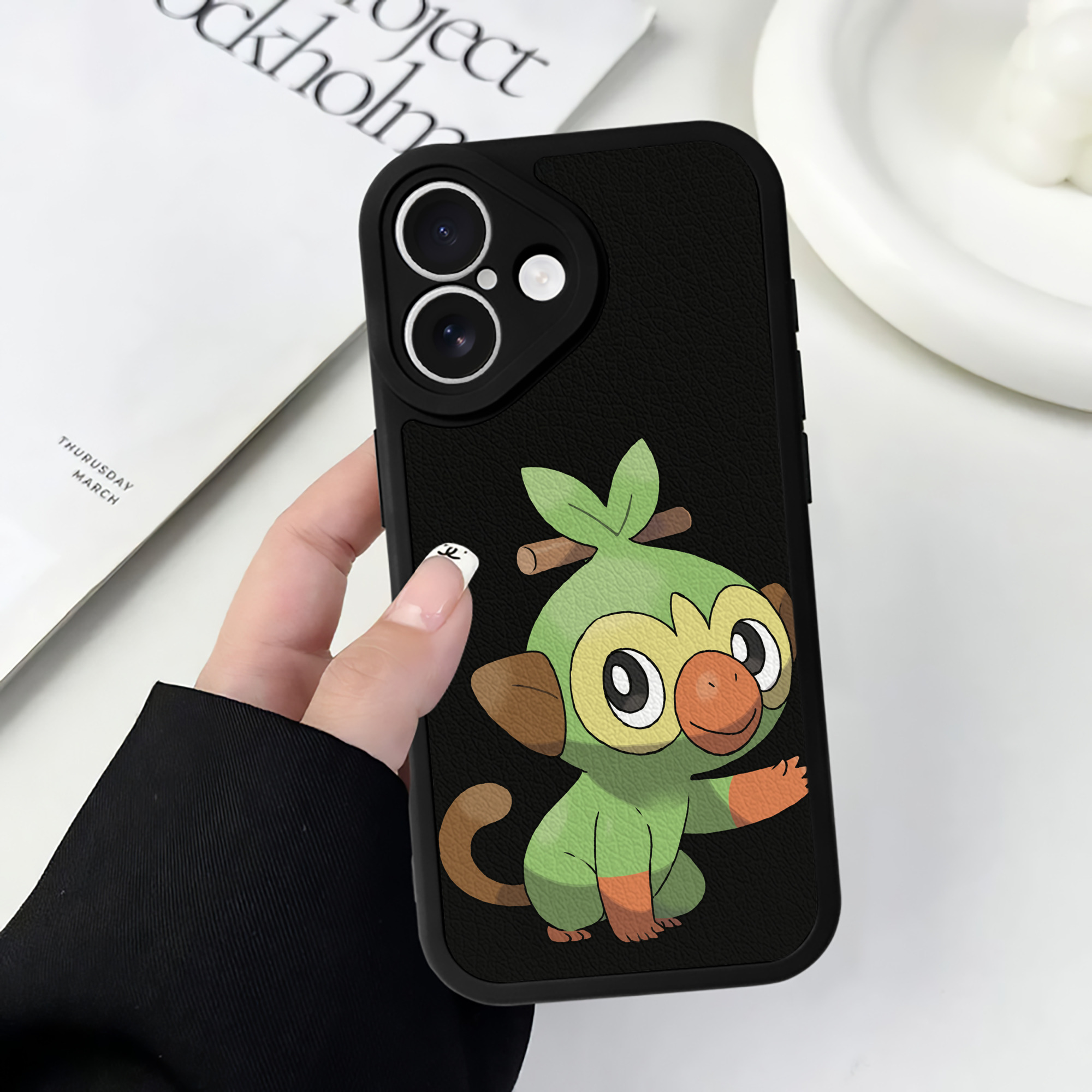 （画像用） ポケットモンスター Pokémon 【iPhone 16シリーズ対応】シリコンスマホケース（レザー調） 材質：シリコン
